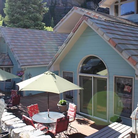 אוראיי Black Bear Manor מראה חיצוני תמונה